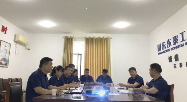 董事長蒞臨中心試驗室檢查指導(dǎo)工作